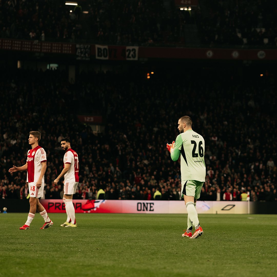 Ajax debut for Maarten Paes! 👊