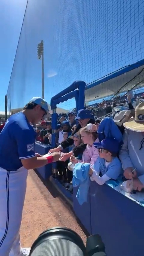 "OKAMOTO!" New Toronto Blue Jays 3B Kazuma Okamoto is already a fan favorite 👏