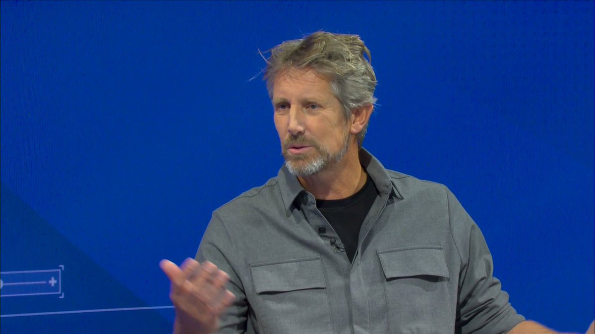 "If you win trophies in another country, that means so much." Former Manchester United goalkeeper Edwin van der Sar reflects on his career ❤️