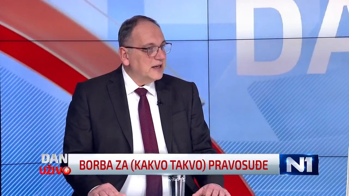 Sudija Višeg suda u Beogradu i predsednik InfoCepris Aleksandar Trešnjev rekao je u #DanUživo sa Maja Dragić 🍓 da je tužiteljki Bojani Savović danas poslato preteće pismo u kome je navedeno - "pazi šta radiš sledećih 40 dana". "To je rezultat hajke koja se vrši prema onima koji javno istupaju. I u potpisu su, naravno, nekakve patriote. Ne opominje se tim pismom Bojana Savović, već i sve druge sudije i tužioci koji hoće javno da govore", naveo je.