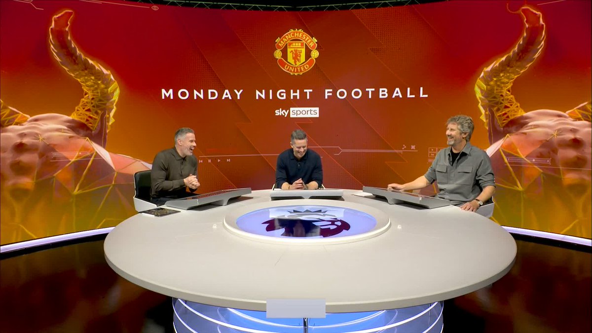 Playing mind games are we, Jamie Carragher? 👀🧠