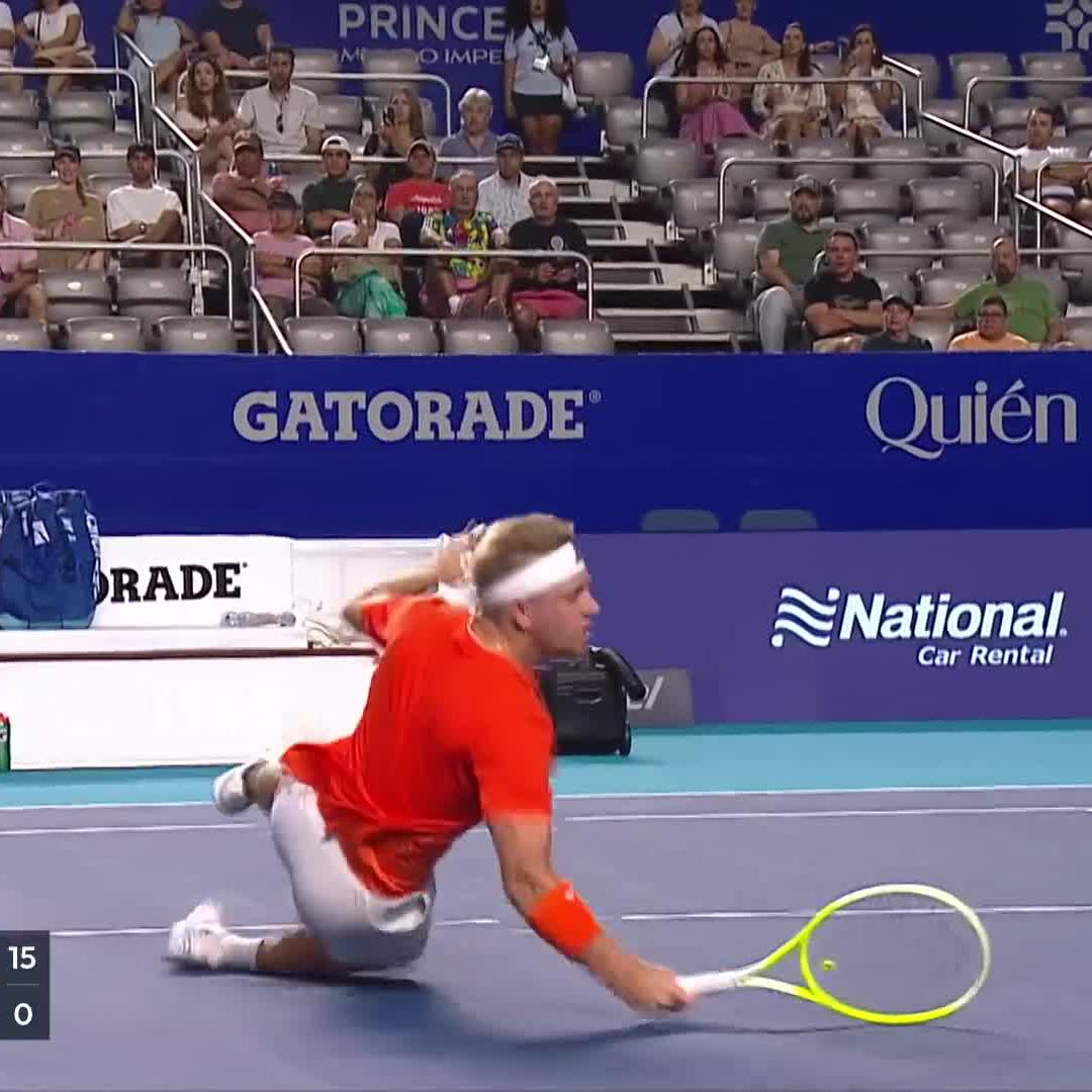 Hey Siri, do tennis players ever dive on hard courts 🤔 Alejandro Davidovich Fokina #AMT2026