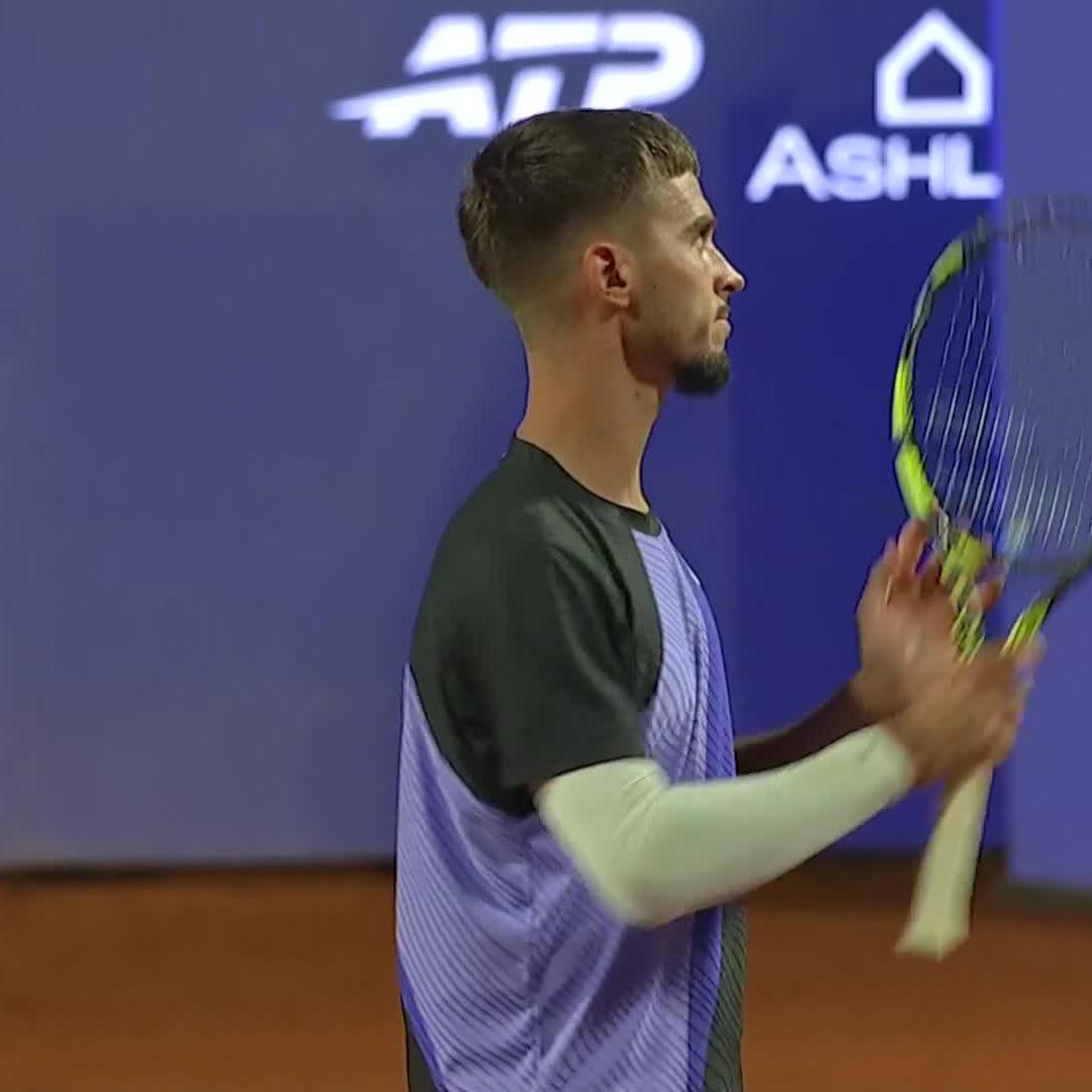 ❌️🇨🇱 ¡ELIMINADO! Nico Jarry se despidió en primera ronda del ATP 250 de Santiago: derrota ante Dino Prizmic por 6-3, 5-7 y 6-2.