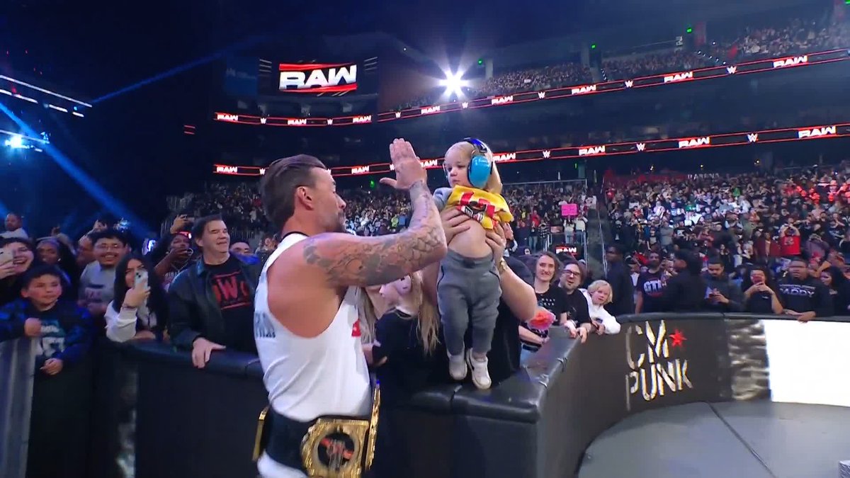 Atlanta LOVES World Heavyweight Champion player/coach! 🫶