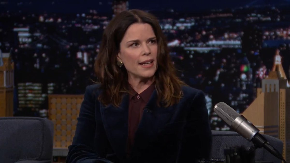 Neve Campbell looks back at her time working with Drew Barrymore, David Arquette, Courteney Cox and Skeet Ulrich in Scream! #FallonTonight