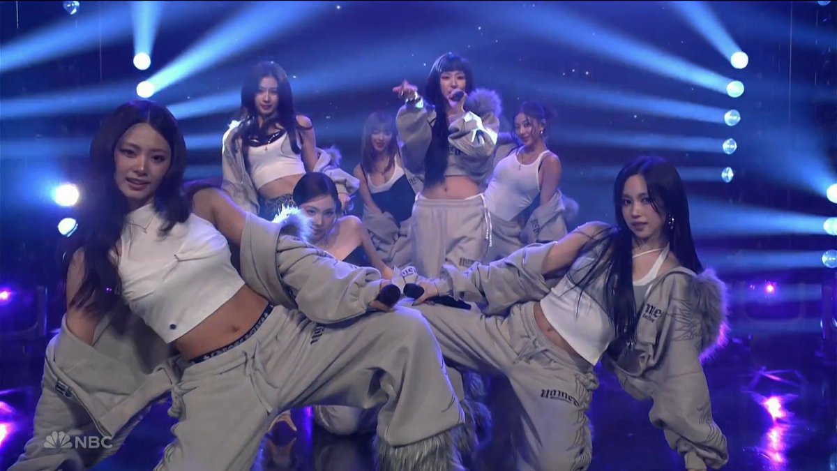 TWICE TAKES THE STAGE AT THE TONIGHT SHOW STARRING JIMMY FALLON WITH 'STRATEGY'
