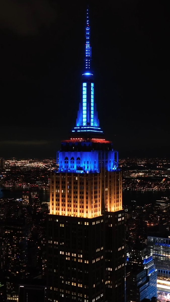 Tonight, I will shine yellow and blue in support of Ukraine. 🇺🇦