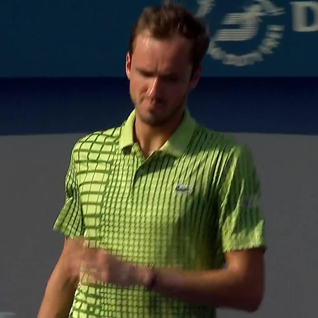 Deja vu 🤝 Daniil Medvedev defeats Shang for the second time in a week with a dominant 6-1 6-3 win in Dubai #DDFTennis
