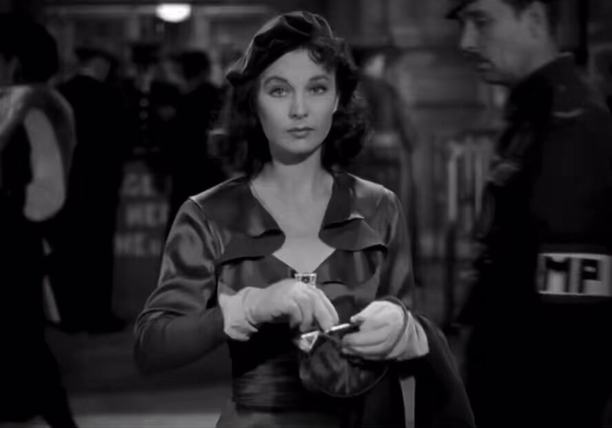this scene from waterloo bridge summarizes what makes vivien leigh’s acting so great even in her less demanding roles