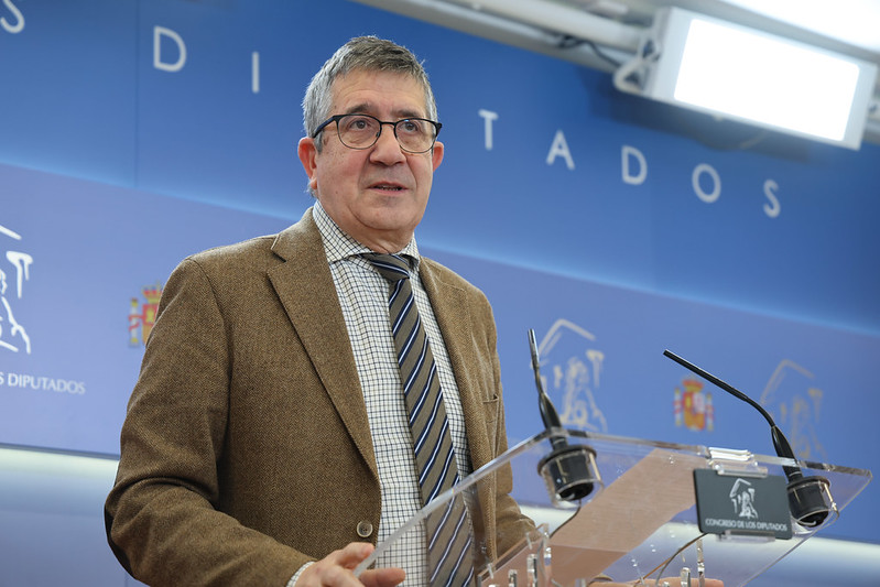 Feijóo lo deja claro: el PP no es nada sin VOX. Su única opción para gobernar, en España, en las CCAA o en los ayuntamientos, es hacerlo con la ultraderecha. Sin caretas: votar al PP es votar a VOX. Son una misma unidad de destino para todo.