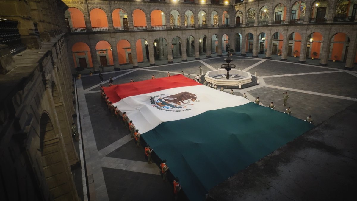 Conmemoramos el Día de la Bandera, expresión más auténtica de nuestros orígenes e identidad.