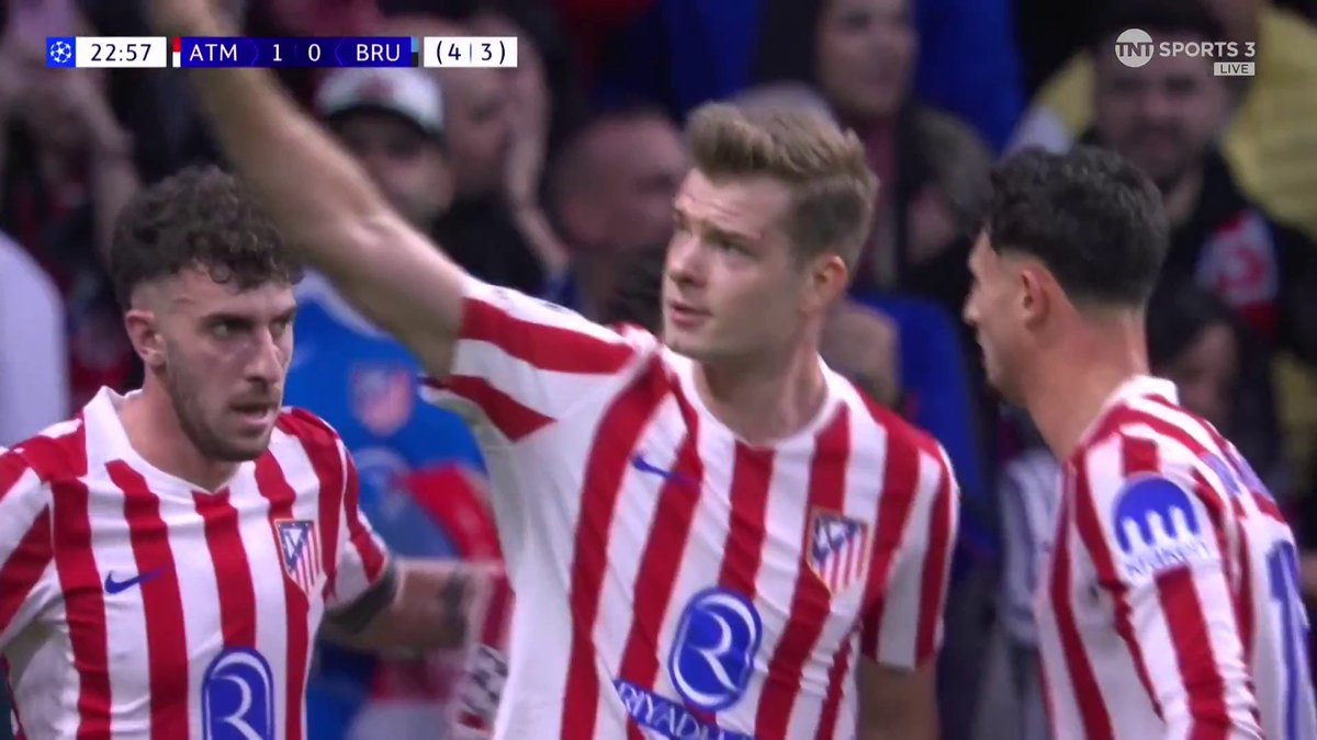 Simon Mignolet has GOT to do better for Altetico Madrid’s opener here…🫣😳 It’s now 4-3 to Atletico on aggregate.