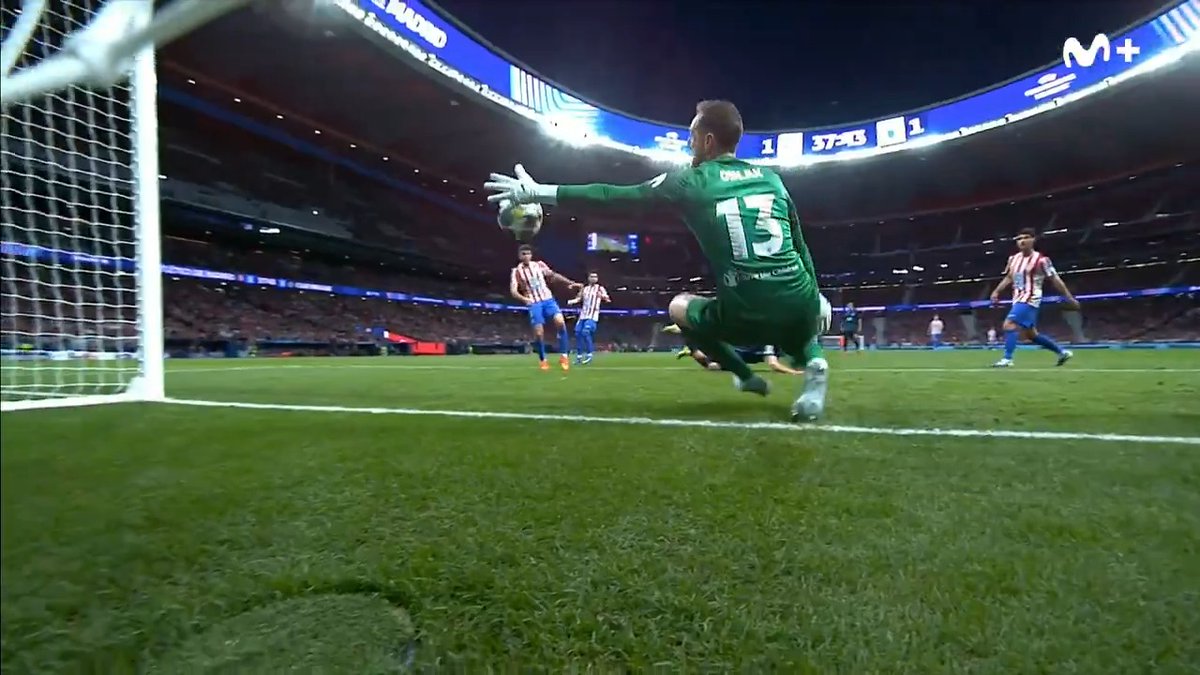 MILAGROS OBLAK. 😱 Qué manopla para salvar al Atleti. #UCL #LaCasaDelFútbol