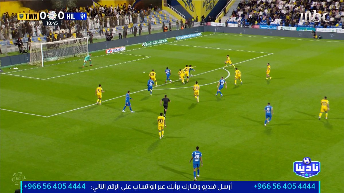 الخبير التحكيمي - فهد المرداسي: الحالات التحكيمية لمباراة التعاون VS الهلال د 19 المفترض بطاقة حمراء للاعب التعاون د 37 ركلة جزاء غير صحيحة للهلال د 46 ركلة جزاء صحيحة للتعاون #رمضان_يجمعنا مجاناً على MBC شاهد برنامج #نادينا_الفوز_بملعبك يوميا الساعة 1:00 صباحًا بتوقيت السعودية على MBC1 لمتابعة البث المباشر