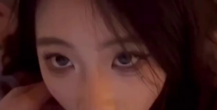 自己欣赏自己的眼神嘿嘿
