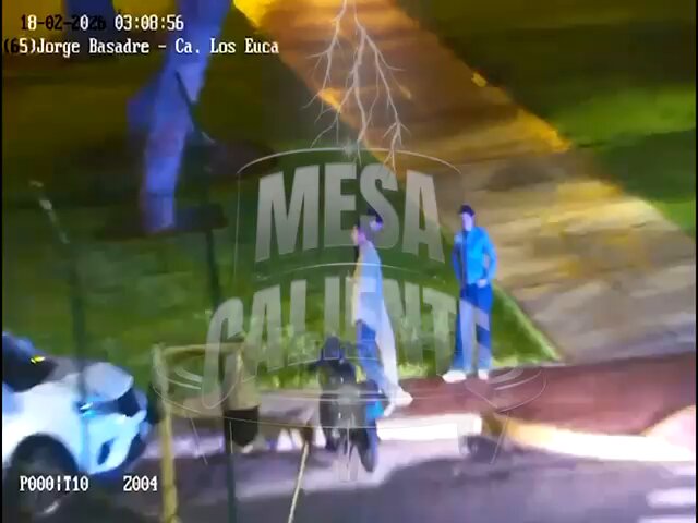 Estas son las primeras imágenes de Marisel Linares junto a Adrian Villar, señalado como el responsable del accidente que le quitó la vida a Lizeth Marzano, 4 horas después del hecho. ¿Qué dirá ahora la periodista? Hoy en Mesa Caliente. 11:00 pm por Panamericana