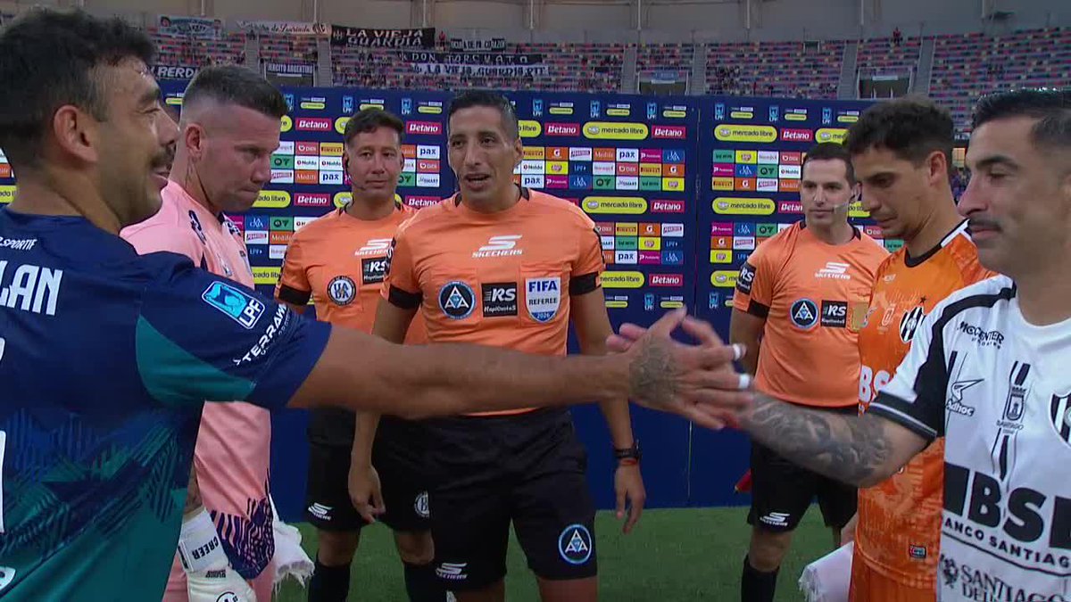 😳 CURIOSIDADES DEL FÚTBOL ARGENTINO ©️ En el 2-0 de Central Córdoba a Talleres en la fecha 7 de la Zona A del #TorneoApertura, los capitanes y los designados fueron 🧤 2 arqueros: Aguerre (CC) y Guido Herrera (T) 👨🏻‍🦱 2 jugadores con bigote: Michael Santos (CC) y Catalán (T)