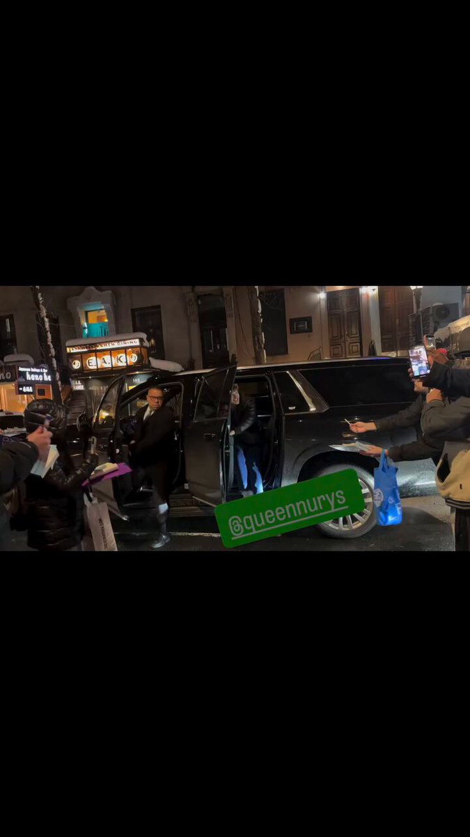CONNOR ARRIVING FOR THE SNL DINNER