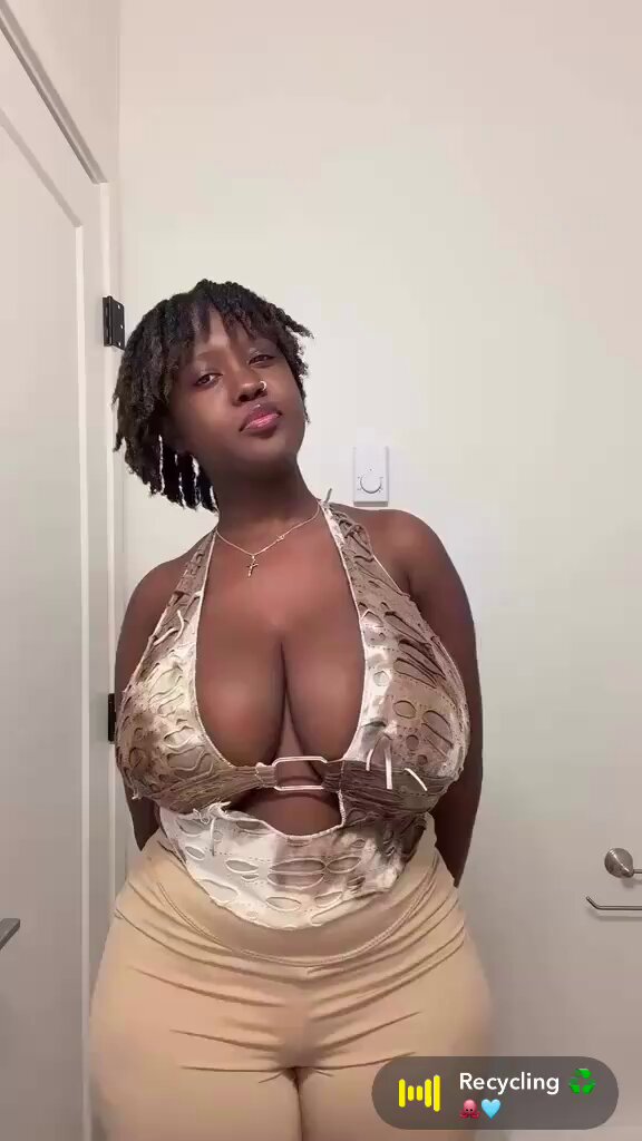 Black women>>>> 🙂‍↕️🩷