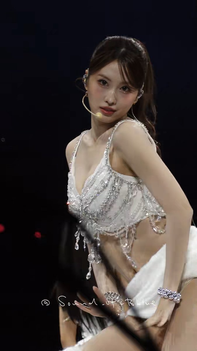 MOMO WITH LONG PONYTAIL