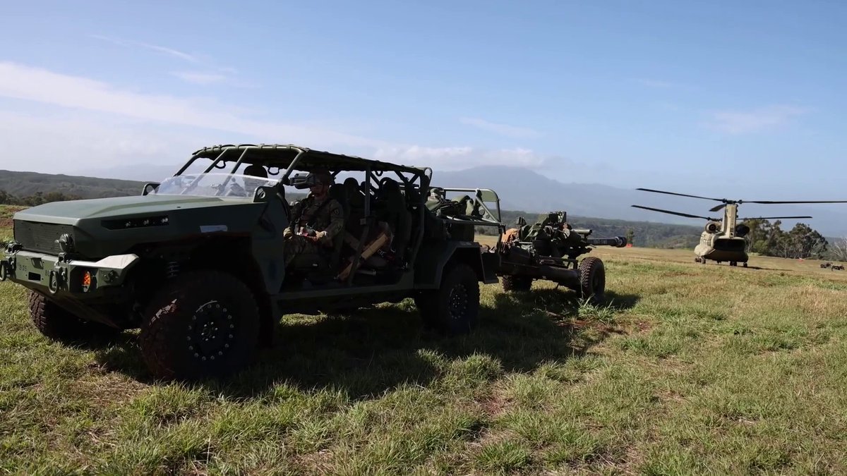 A ground-level view of our air assault capability. This reel shows the U.S. Army key pieces: CH-47s overhead, crews on the ground making calculations, &amp; ISVs moving the guns. This is the teamwork &amp; precision behind our #AirAssault capability. #TropicLightning #Readiness!
