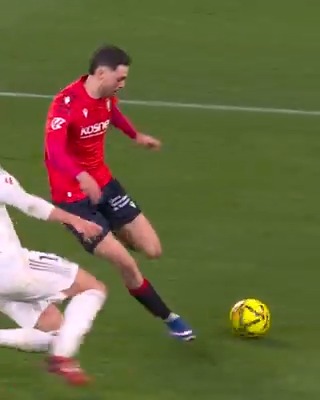 INCREÍBLE. 🤩 El golazo de Raúl García de Haro para darle la victoria a C. A. OSASUNA. LALIGAHighlights