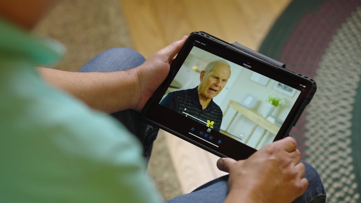 "Thank you for allowing everybody on that plane to realize their potential." We still can't get over the emotional ending to The B1G Story: The Miracle of March 8th. Watch members of the 2017 Michigan Men's Basketball team deliver heartfelt messages to pilot Mark Radloff 👇