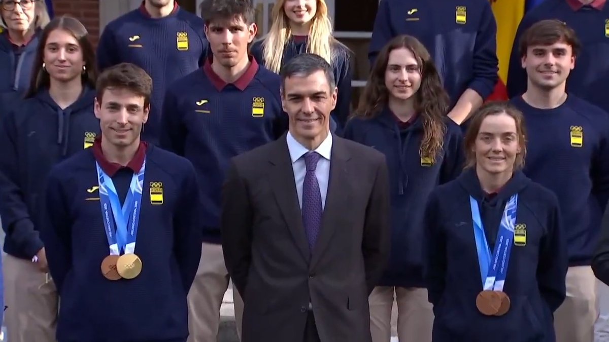 Hoy he recibido a los integrantes del equipo español de los Juegos Olímpicos de Invierno. Gracias a todos y todas por vuestro esfuerzo, disciplina y ejemplo. Vuestra entrega y pasión son un orgullo para España. Representáis lo mejor de nuestro deporte.