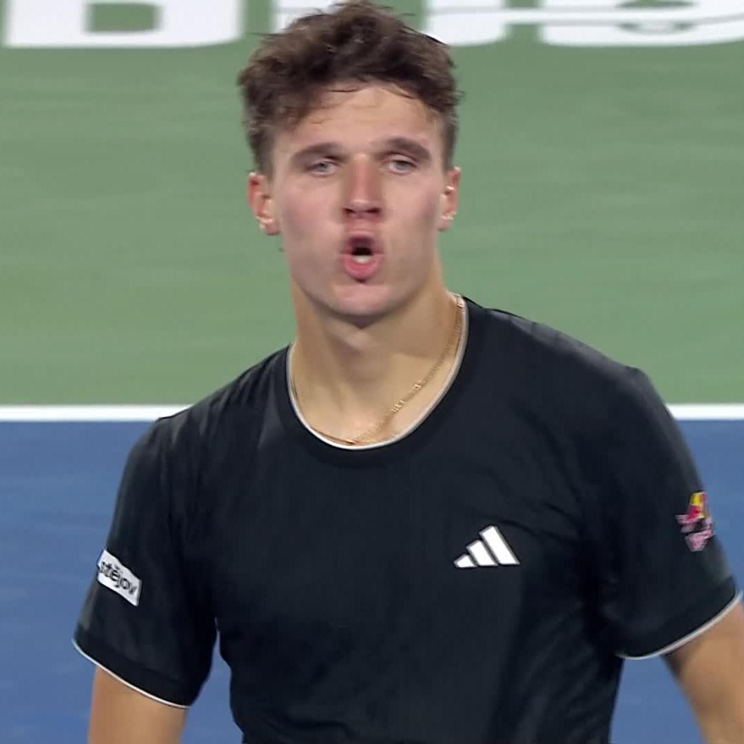 10th youngest Dubai quarter-finalist ✅ Jakub Mensik books his ticket in the last 8 as he overcomes Popyrin 6-3 6-2 #DDFTennis
