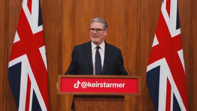 🚨 WATCH: Keir Starmer hosts the first ever Government press conference for content creators "People aren't just turning on the television or opening a newspaper, they're unlocking their phones and listening to you"
