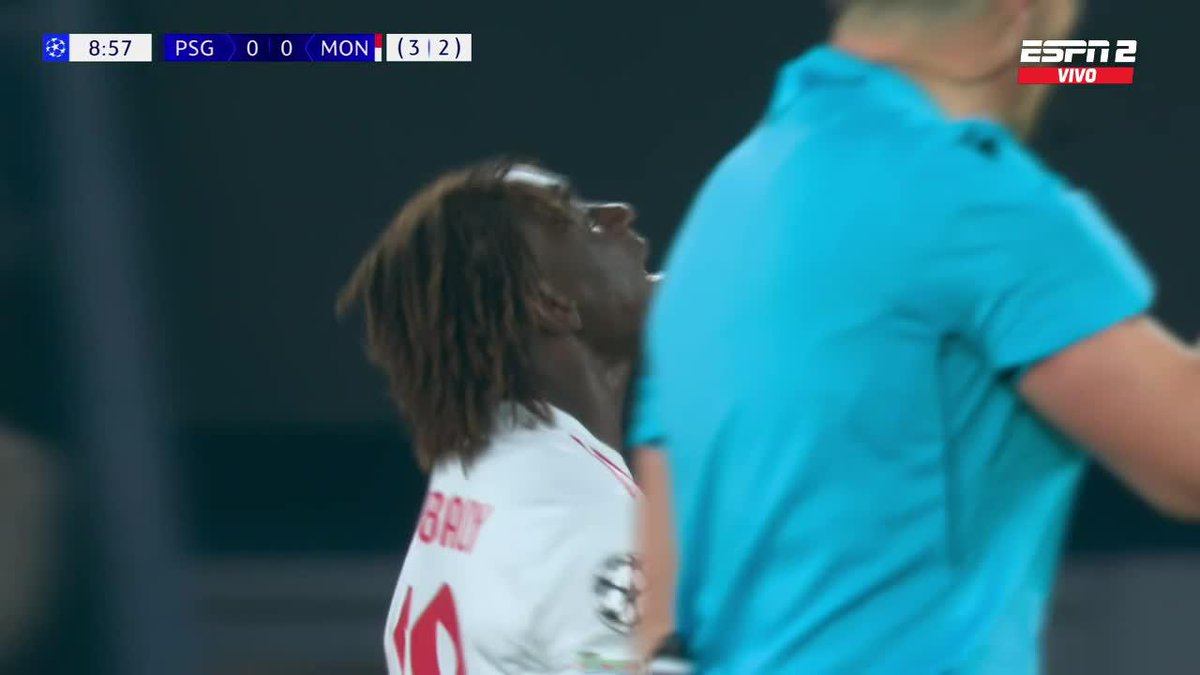 ¡¡DE NO CREER!! Coulibaly se erró lo que era el empate del Monaco en la serie ante PSG por los Playoffs de la #CHAMPIONSxESPN. 📺 Toda la #UCL por #DisneyPlus Plan Premium