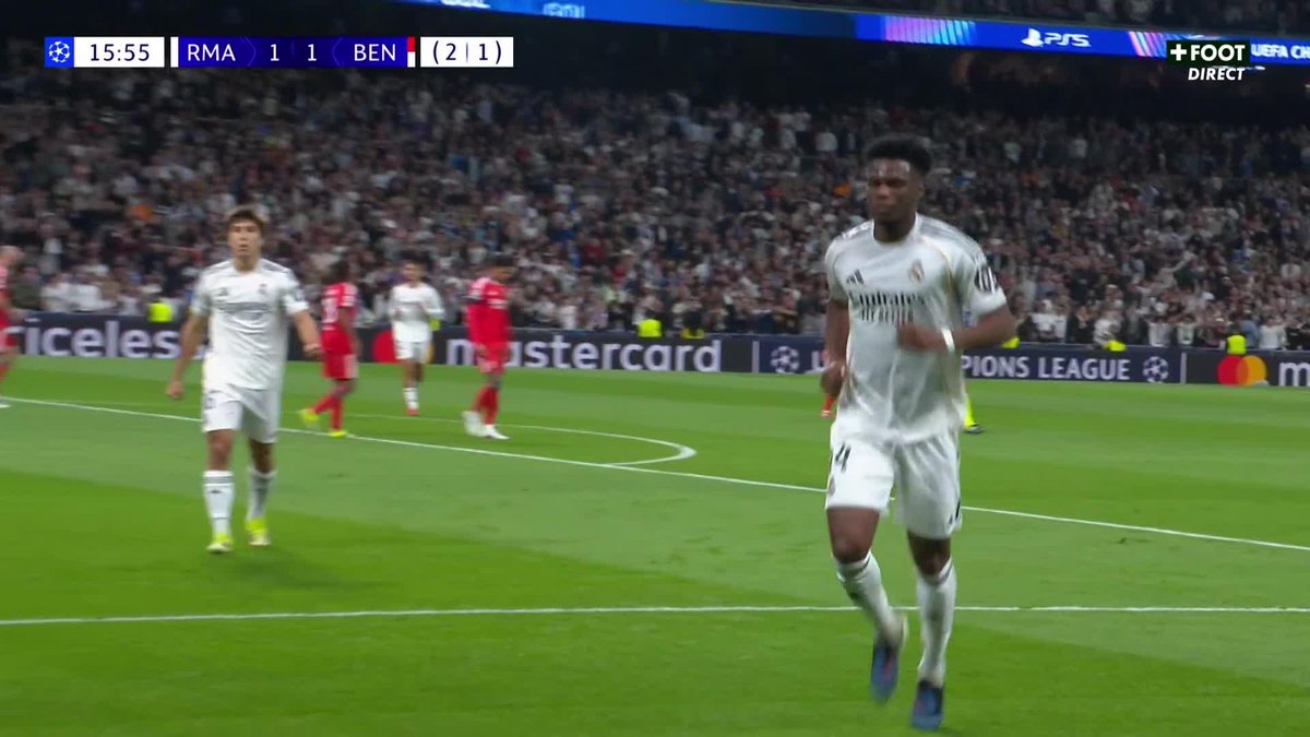 ⚽️ Calma calma : 𝗠𝗢𝗡𝗦𝗜𝗘𝗨𝗥 𝗧𝗖𝗛𝗢𝗨𝗔𝗠𝗘𝗡𝗜 🇫🇷 𝗔̀ 𝗟𝗔 𝗥𝗘𝗦𝗖𝗢𝗨𝗦𝗦𝗘. 🫡 Oui le Bernabeu a tremblé après l’ouverture du score de Benfica mais… le Français remet Madrid devant ! 🤍 🎥 CANAL+ Foot