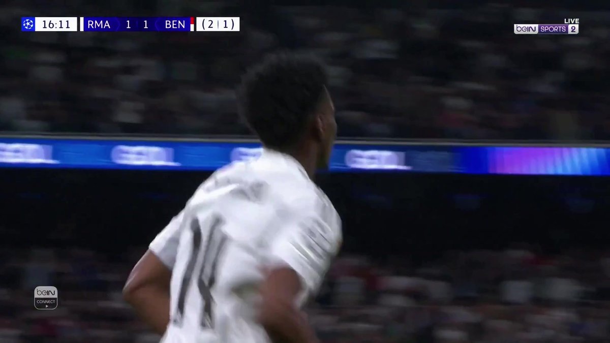 ⚽ أوريلين تشواميني يسجل هدف التعادل بطريقة تُذكّرنا بتسديدات روبرتو كارلوس! 🚀 #دوري_أبطال_أوروبا