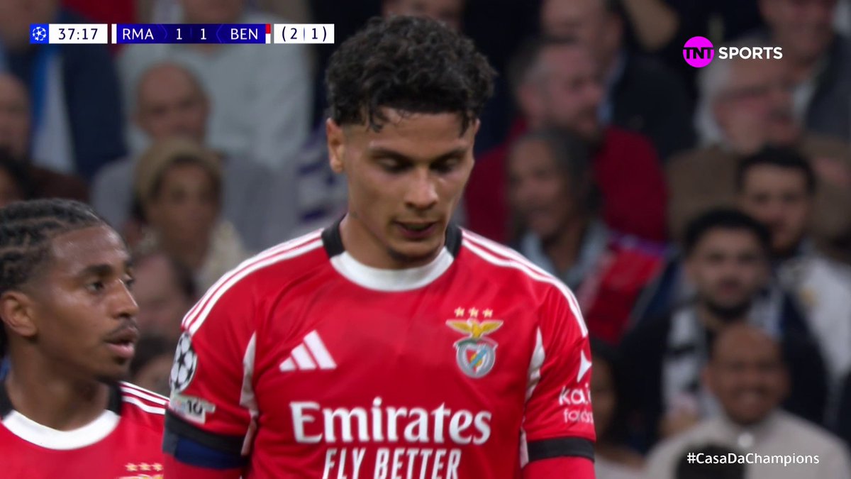 A defesaça do Courtois no chute do Richard Ríos. 🎥 TNT Sports BR