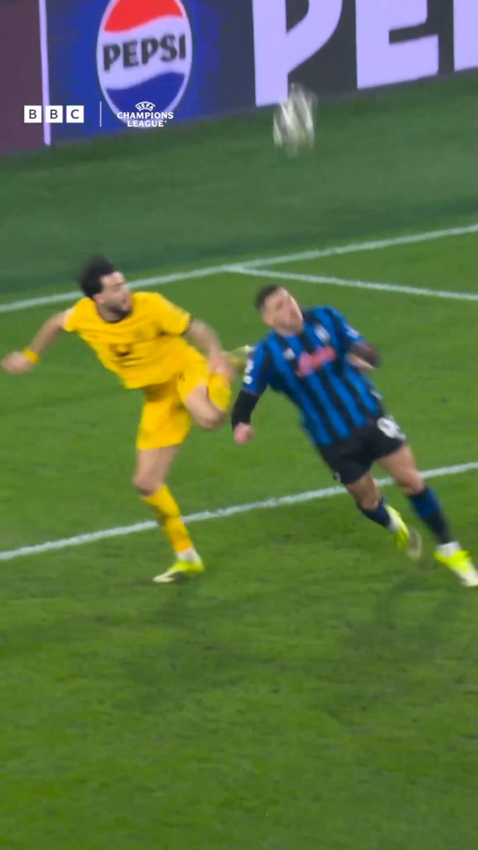 Three red cards and a 98th minute penalty to win the tie 🤯 Atalanta's last-gasp win over Borussia Dortmund had it all!