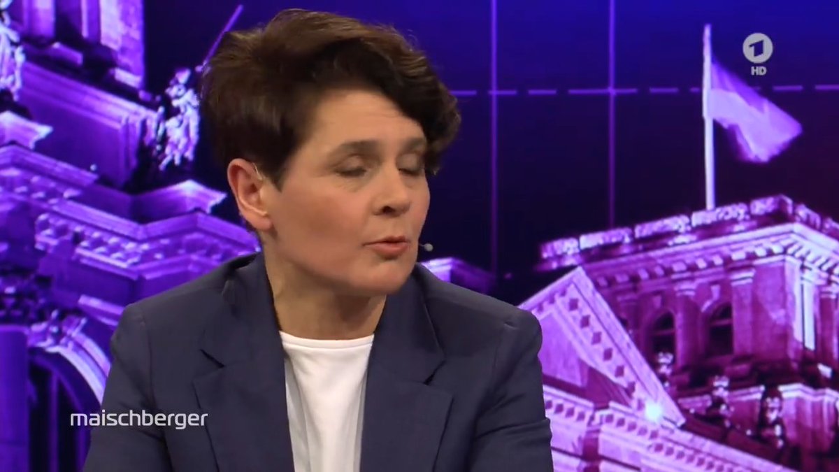Die #Heizungsgesetz-Reform bringe viel Unklarheit, so Anna Lehmann (Anna Lehmann). Zum einen mit Blick auf die Einhaltung der #Klimaziele, zum anderen auf steigende Kosten. „Ich würde fast sagen, das ist so ein kleiner Heizungshammer, den die da beschlossen haben.” #maischberger