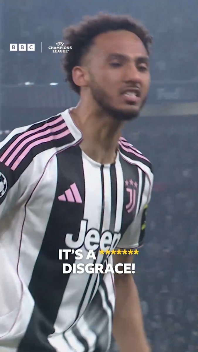 He was FUMING! 🤬 Lloyd Kelly could not believe the decision to send him off v Galatasaray. ❌ Who was right?