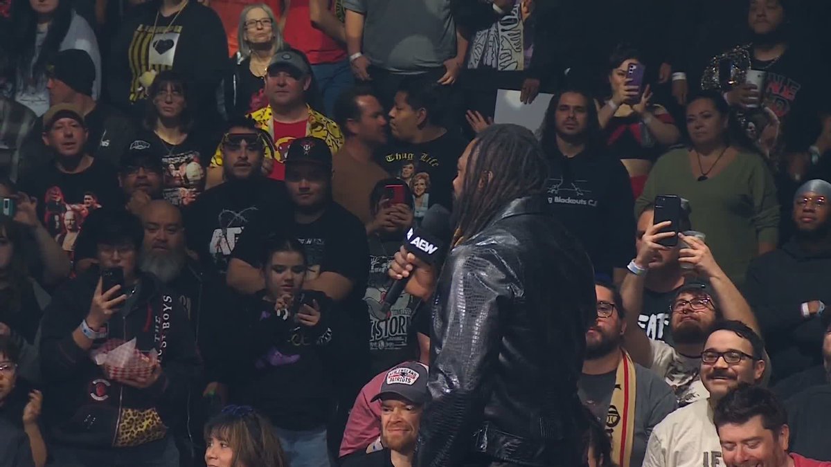 Prince Nana calls the announcers stupid fools before Swerve Strickland cuts a promo on the top of the commentary desk for Kenny Omega, The Elite and entire AEW roster. BOTH SWERVE/NANA ARE NOW HEELS.