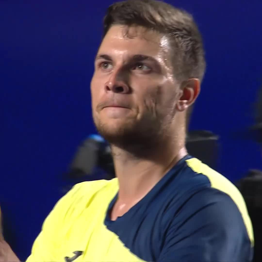Se confirma la teoría, nadie quiere jugar en México. ❌Zverev (-550) eliminado 2R. ❌Ruud (-240) eliminado 1R. ❌Dimitrov (-270) eliminado 1R. ❌Minaur (-1000) eliminado 1R.