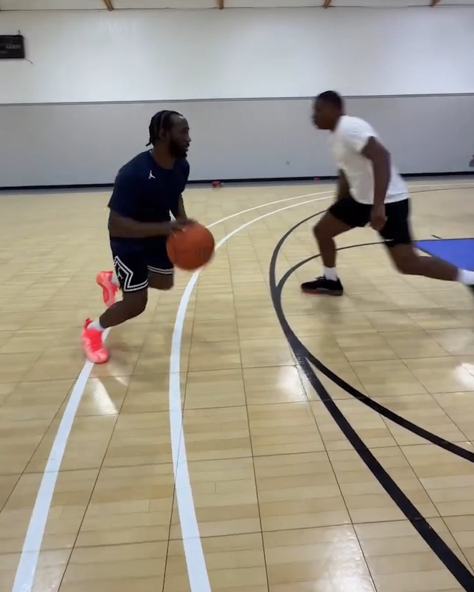 アメフト🏈も鬼上手いクロフォード バスケも上手い🏀 体の使い方が神領域なんだろう。