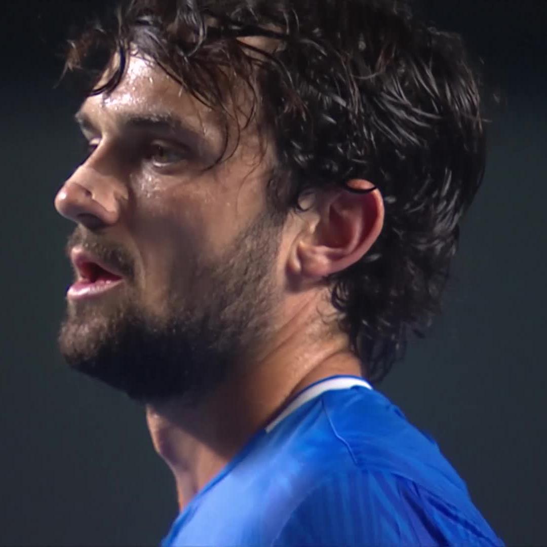 VACHEROT STOPPE MONFILS 👋 Valentin Vacherot domine Gaël Monfils en deux sets à Acapulco (6-3, 6-3) et atteint son quatrième quart de finale sur le circuit, le premier en ATP 500. Il affrontera Brandon Nakashima pour une place dans le dernier carré. ⏳