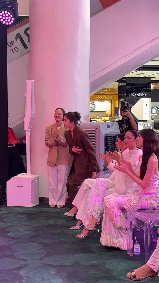 คนสวยที่งาน SHEPOSSIBLE CENTRAL SHEPOSSIBLE 2026 X FREEN #SHEPOSSIBLE2026XFREEN #SHEPOSSIBLE2026 #วันสตรีสากล #srchafreen #centralwOrld