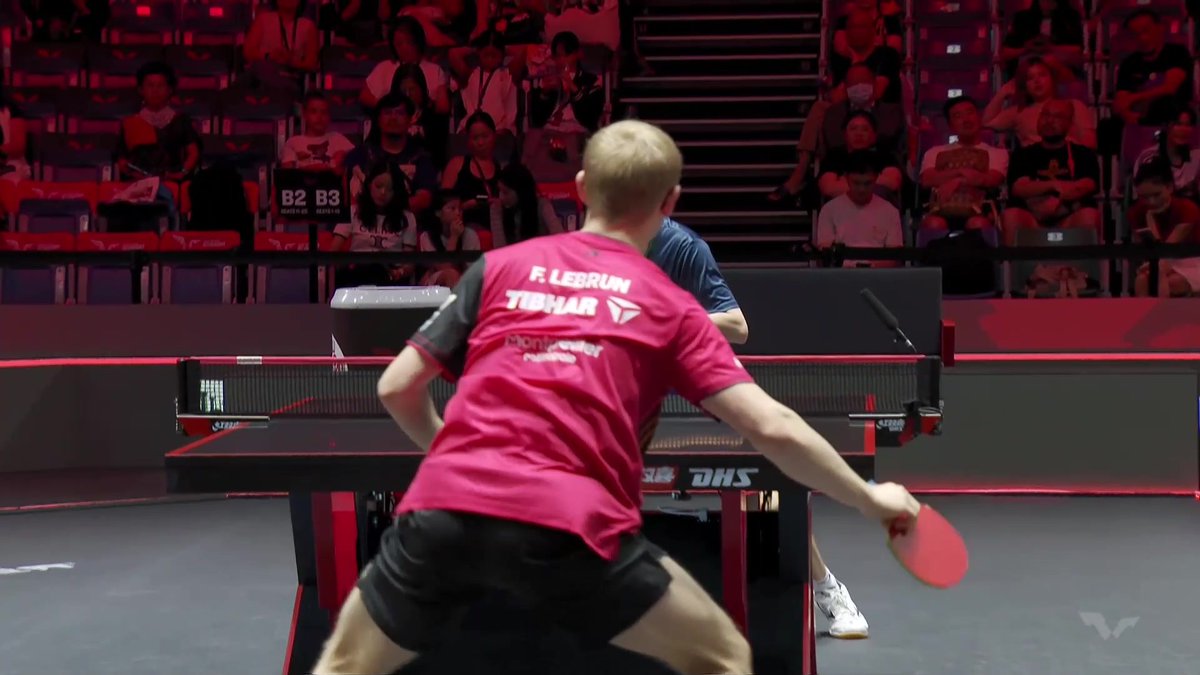 🏓 Félix Lebrun n'a pas perdu de temps dans ce début de rencontre face à Flavien Coton. Le premier set a été bouclé en 4 minutes Pour suivre le match > #lequipePING