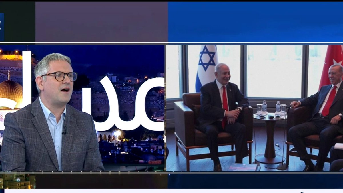 "إسرائيل ستنشئ تحالف عابر للقارات يبدأ من الهند وسيصل حتى المغرب يشمل أرض الصومال.. والهند ودول أخرى ستعترف بأرض الصومال..وهذا التحالف يخيف تركيا". رابط الحلقة كاملة: #تركيا #الهند #أرض_الصومال #السعودية #إسرائيل
