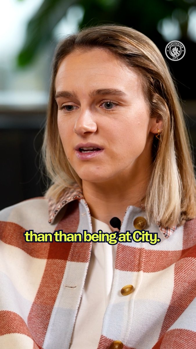 "There's no place I'd rather be right now than City." 💬 Vivianne Miedema sits down for an exclusive interview, discussing the season so far and her future with the Club 🩵 Full interview 🔗