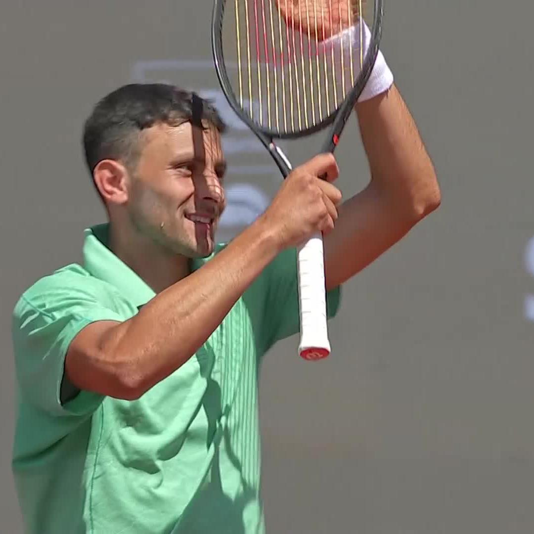 First American Quarter-Finalist in Santiago 🇺🇸 Nava reaches his 2nd ATP QF with a 7-5 6-3 win over Vallejo! #ChileOpen Emilio Nava