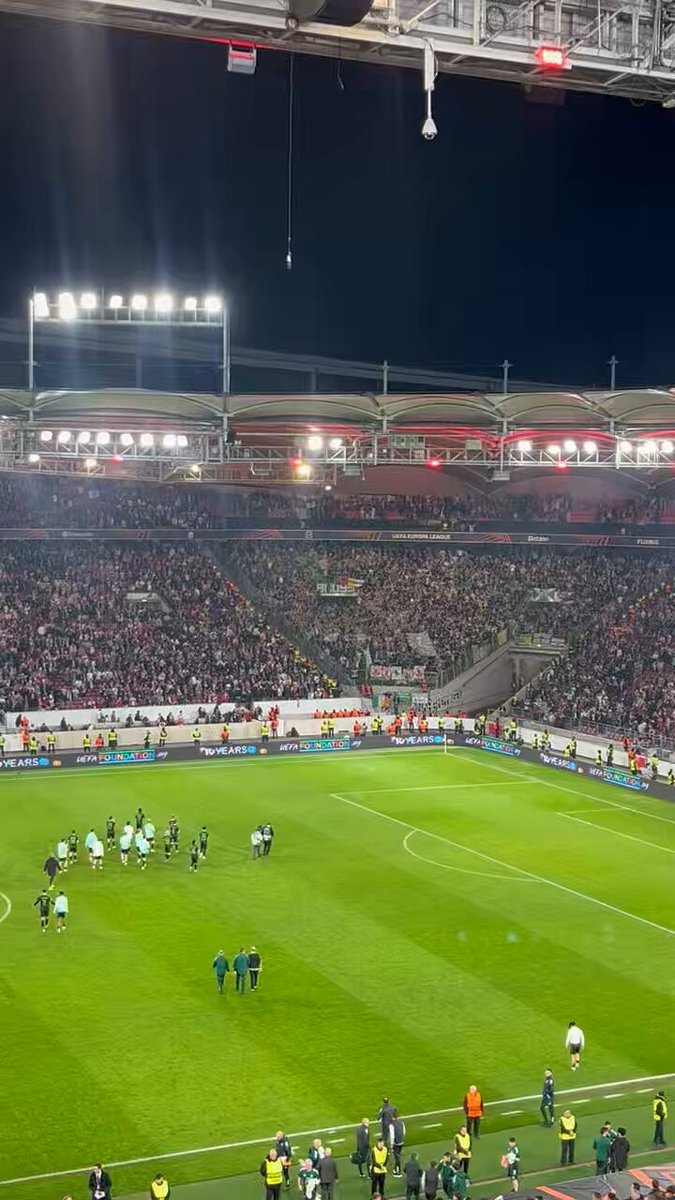 🗣️ “This is the day that we win away…” Rejoicing Celtic fans celebrate after witnessing the club’s first ever win on German soil 👏 🇩🇪 Martin O’Neill’s side bow out of the Europa League with their heads held high.