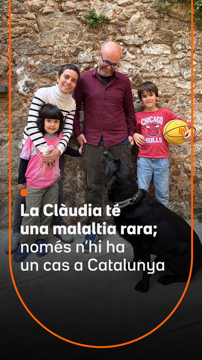 La Clàudia és una nena de 7 anys sociable, lluitadora, molt dolça i, sobretot, feliç. Té una malaltia rara derivada de l'alteració d'un gen que es diu MYT1L. És l'únic cas a Catalunya. A Espanya, només n'hi ha quatre més. La família demana que s'investigui