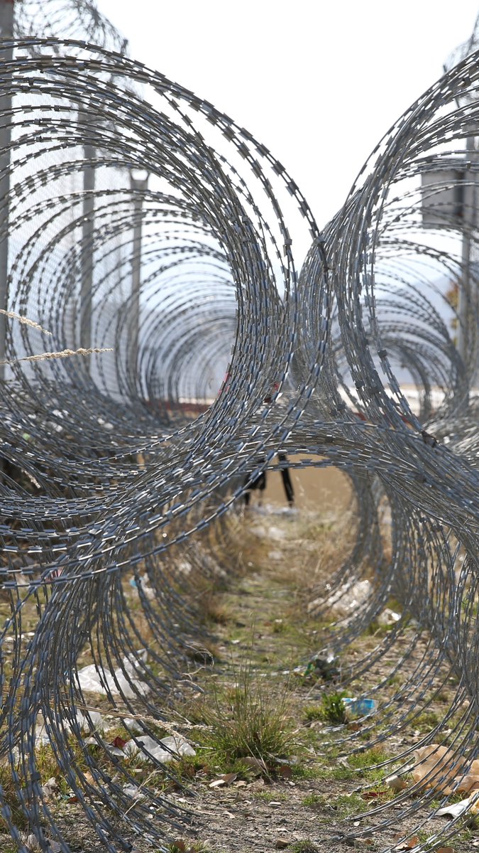 🚨🇵🇰🇦🇫Pakistan is accusing the Taliban of letting militants operate from Afghan soil. Kabul says nope. Once Pakistan’s “strategic asset,” now a headache. The border drama is back. Nothing simple, everything tense, everyone pointing fingers.