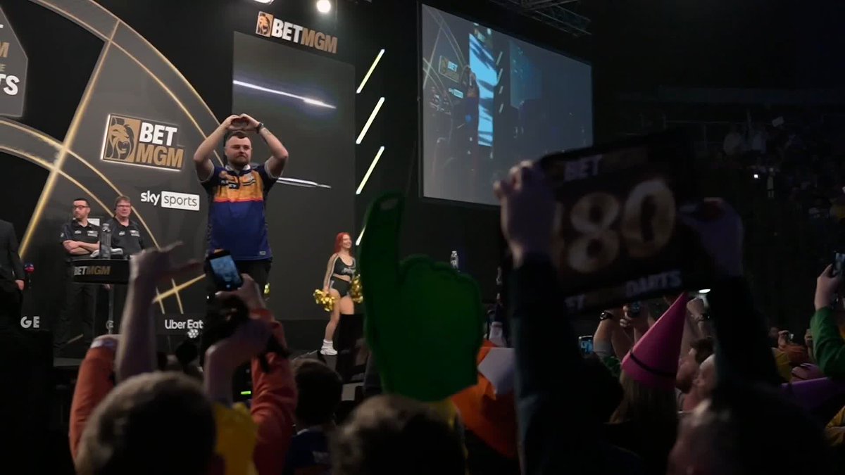 What a reception for hometown hero Josh Rock 👏